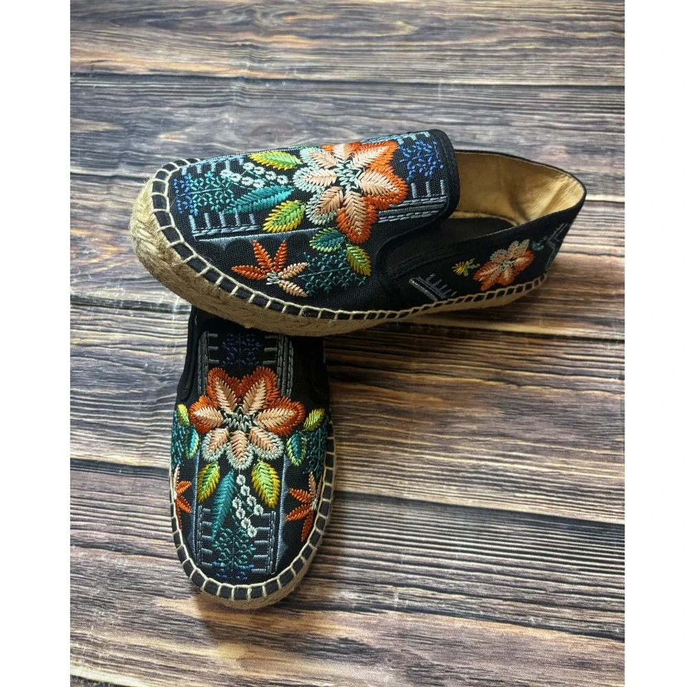 Johnny Was Espadrille Flats Womens EU 41 Black Embroidered Floral Canvas Slip On